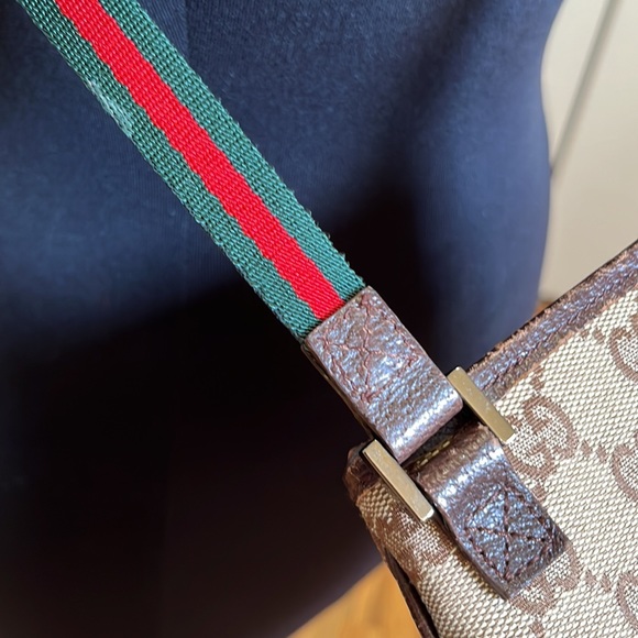 Gucci Crossbody Pouch - Picture 8 of 16